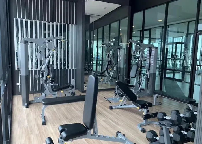 Amazing High Floor Luxury Apartment *